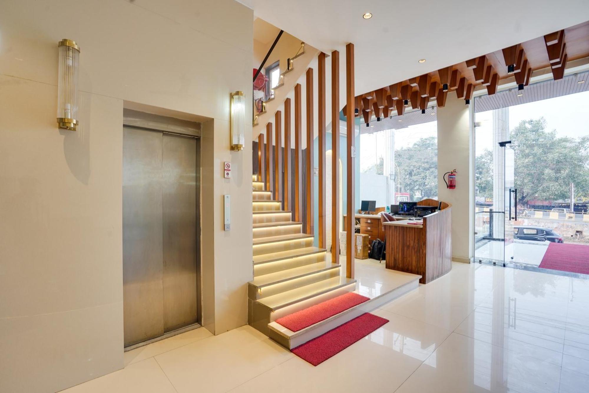 Townhouse Amanaka Formerly Hotel City Pride Raipur  ภายนอก รูปภาพ