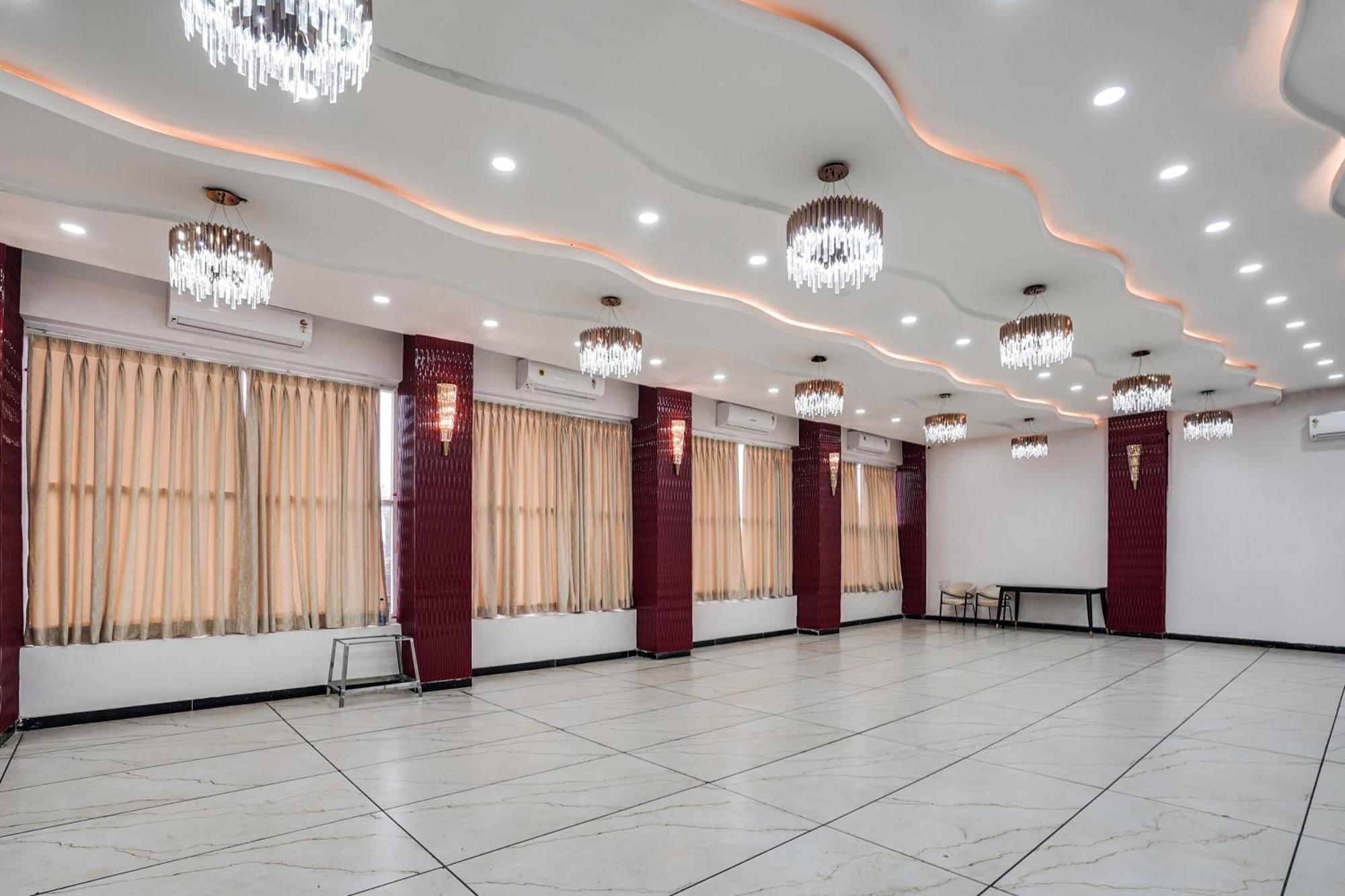 Townhouse Amanaka Formerly Hotel City Pride Raipur  ภายนอก รูปภาพ