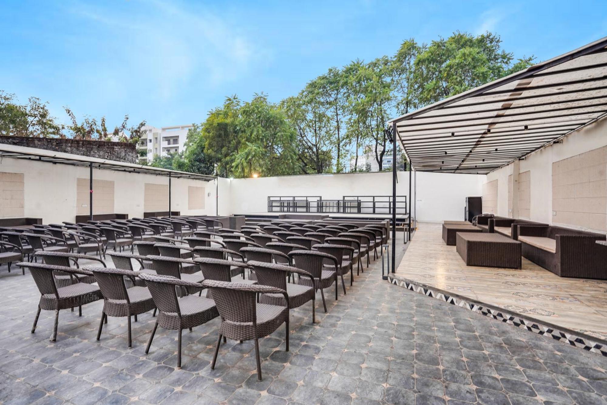 Townhouse Amanaka Formerly Hotel City Pride Raipur  ภายนอก รูปภาพ
